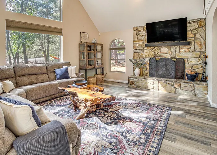 Deck + Game Room: Lakeside 'blue Jay Chalet' Casa vacanze Pinetop-Lakeside