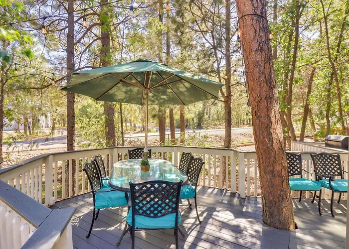 Deck + Game Room: Lakeside 'blue Jay Chalet' Casa vacanze *